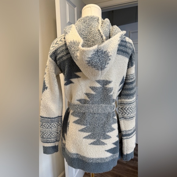 Barefoot Dreams CozyChic Hooded Belted Cardigan – XS – Blue/Cream Aztec Pattern - Picture 2 of 4